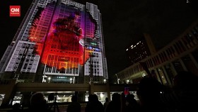 VIDEO: Rayakan Ultah Ke-70, Godzilla 'Mengamuk' di Gedung Tokyo