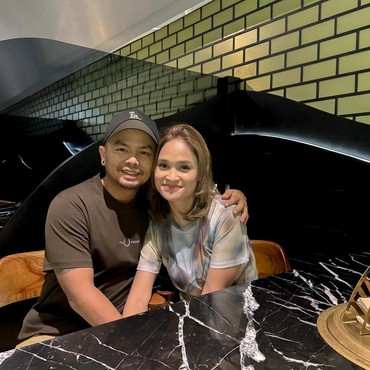 Beri Kejutan Ulang Tahun Istri, Wendy Cagur Hadirkan DJ Winky