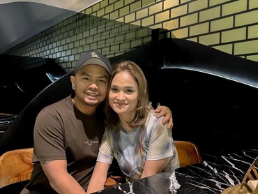 img-title Beri Kejutan Ulang Tahun Istri, Wendy Cagur Hadirkan DJ Winky