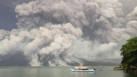 Erupsi Gunung Ruang Berpotensi Tsunami, Cek Sebabnya
