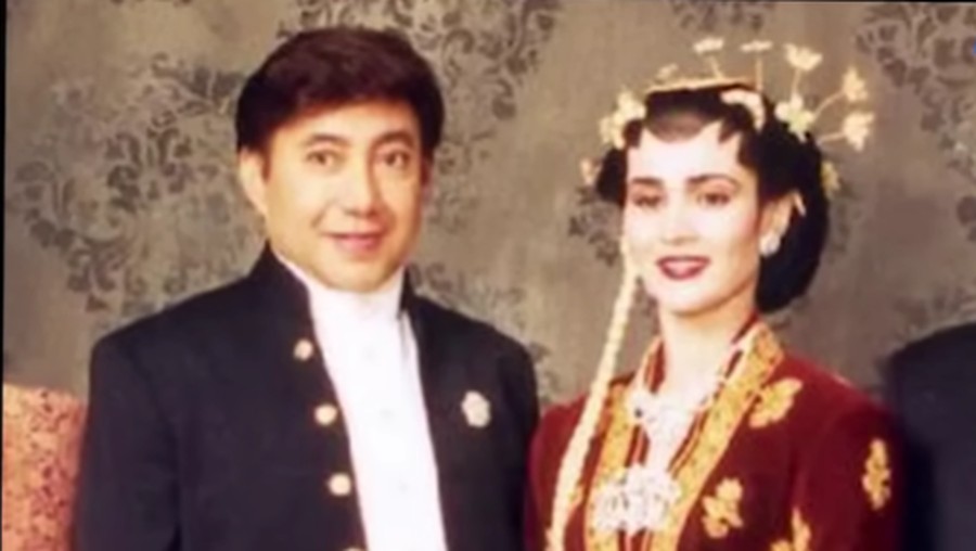 Mantan istri Guruh Soekarnoputra.