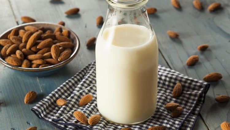 Khasiat susu almond 5 Manfaat Konsumsi Susu Almond, Susu Nabati yang Kaya Nutrisi