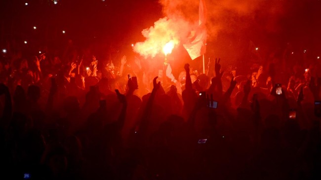 Polisi bakal memeriksa barang bawaan para penonton pertandingan Timnas Indonesia melawan Australia di GBK, Jakarta, Selasa (10/9).