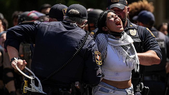 Sejumlah perguruan tinggi di Amerika Serikat menggelar demo mendukung Palestina saat agresi Israel di Gaza kian brutal.