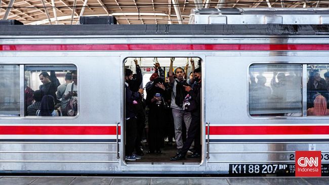 Subsidi Tarif KRL Berbasis NIK Batal Diterapkan Tahun Depan
