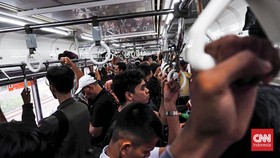 Libur Panjang, Pengguna KRL Tetap Padat seperti Hari Kerja