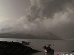 Erupsi Gunung Ruang Bikin Bandara Tutup hingga Warga Dievakuasi