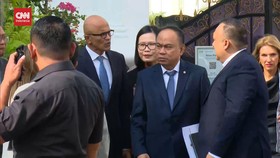 VIDEO: CEO Microsoft Satya Nadella Temui Jokowi Bahas Investasi