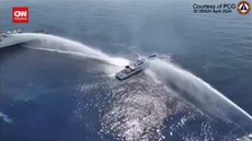 VIDEO: Dua Kapal Tiongkok Semprot Kapal Filipina di Laut China Selatan