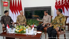 VIDEO: Kala PM Singapura Pakai Batik Kunjungi Jokowi di Istana Bogor