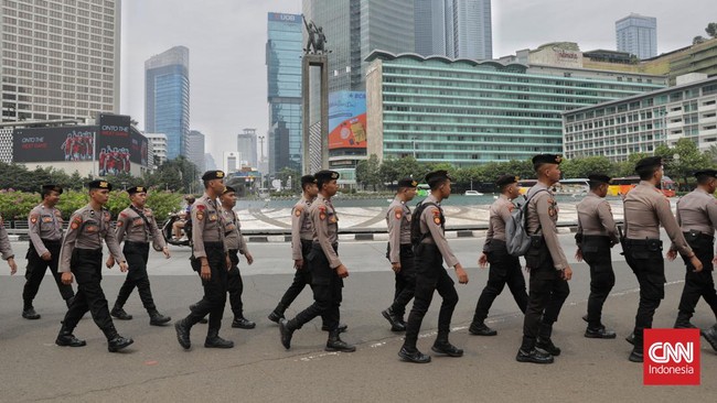 Sebanyak 1.293 personel campuran disiagakan untuk mengamankan tindakan demo pekerja nan digelar di Patung Kuda, Jakarta Pusat, Selasa (20/8) hari ini.