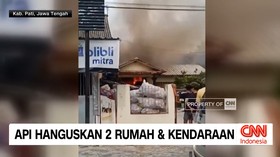 VIDEO: Api Hanguskan 2 Rumah & Kendaraan