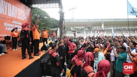 FOTO: Aksi Heboh May Day di GBK, Penuh Mulut Manis