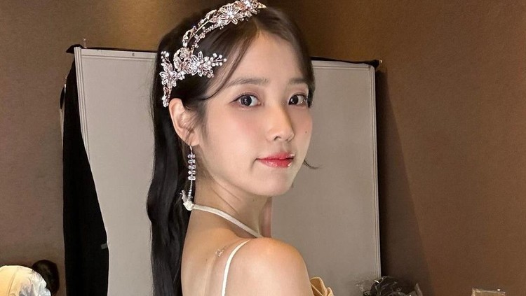 IU