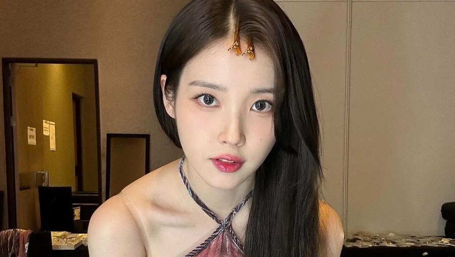 IU