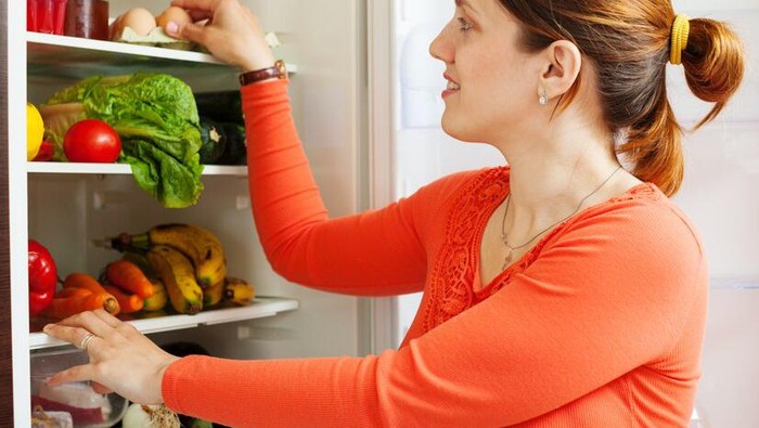 Hindari, Ini 7 Kesalahan Menyimpan Makanan di Kulkas