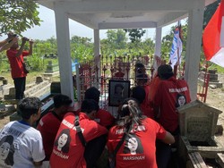 Pemda Nganjuk Didesak Bangun Taman dan Monumen di Makam Marsinah