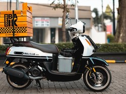 Di Luar Nalar, Yamaha Fazzio Ini Dimodifikasi ala Mobil Tukang Tahu di Anime Initial D