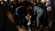 FOTO: Polisi Tangkap Puluhan Mahasiswa Universitas Columbia Lagi