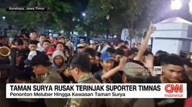 VIDEO: Taman Surya Rusak Terinjak Suporter Timnas