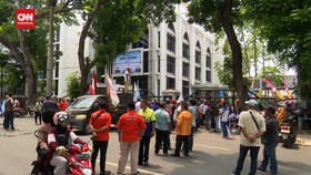 VIDEO: Hari Buruh, Pemkot Medan Bagi Sembako dan Hadiah ke Buruh