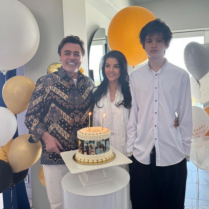 <p>Kehidupan Farah Farhanah alias Chef Farah Quinn selalu mencuri perhatian publik. Tak terkecuali soal unggahan terbarunya di akun Instagram pribadinya. Bunda dua orang anak ini membagikan potret sang putra, Armand Quinn, yang baru saja berulang tahun. (Foto: Instagram @farahquinnofficial)</p>