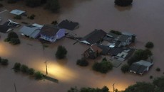 FOTO: Banjir Tewaskan 10 Orang di Brasil