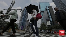 FOTO: Cara Jakarta Respons Panas Terik, Bukan Heatwave