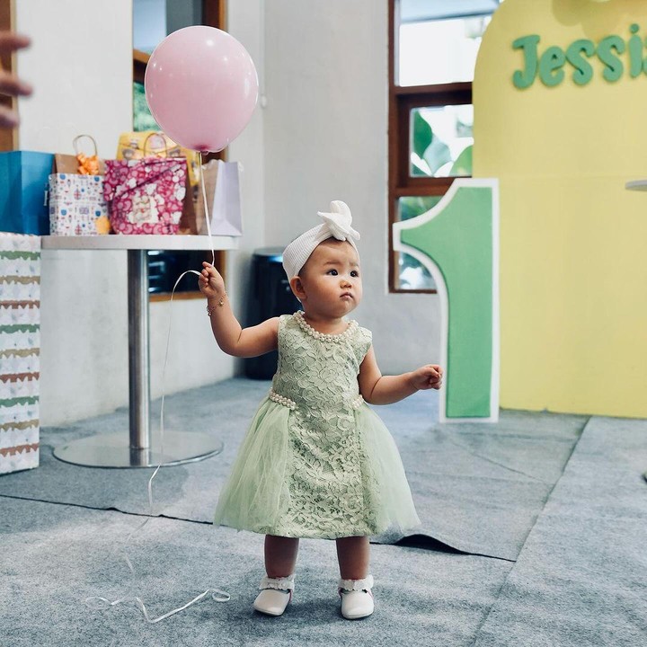 <p>Melalui unggahannya ini, Greysia juga membagikan harapan dan doanya untuk sang putri. Perempuan 36 tahun ini berharap putrinya bisa selalu ada dalam lindungan Tuhan. (Foto: Instagram @greyspolii)</p>