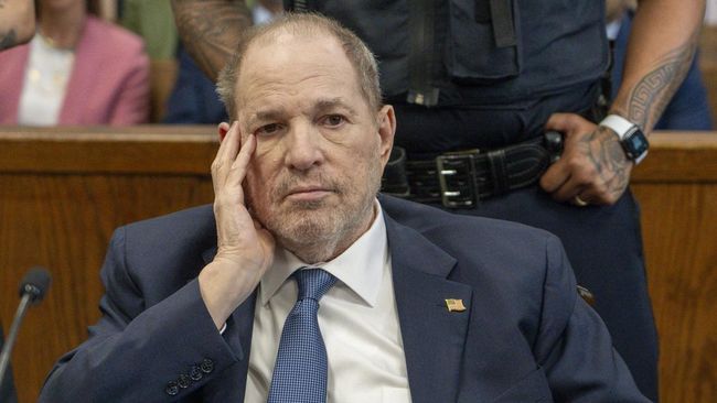 Mantan produser film dan tersangka kasus pelecehan seksual Harvey Weinstein dikabarkan didiagnosis kanker sumsum tulang belakang.