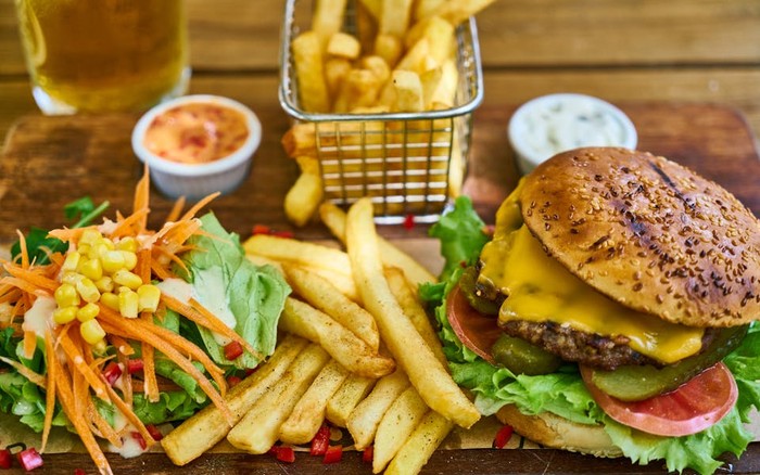7 Makanan Terlarang di Berbagai Negara, Ada Saus Tomat!