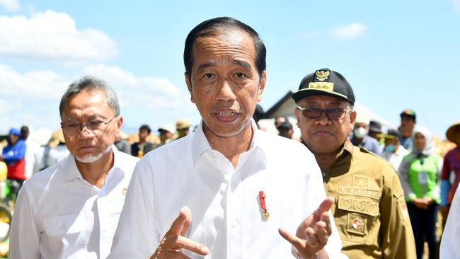 Jokowi Sorot Kerumitan Sistem Perizinan Indonesia yang Menghambat Investasi