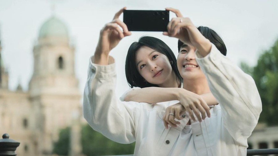 Momen Kim Soo Hyun dan Kim Ji Won bulan madu di drama Korea Queen of Tears Momen Kim Soo Hyun dan Kim Ji Won bulan madu di drama Korea Queen of Tears