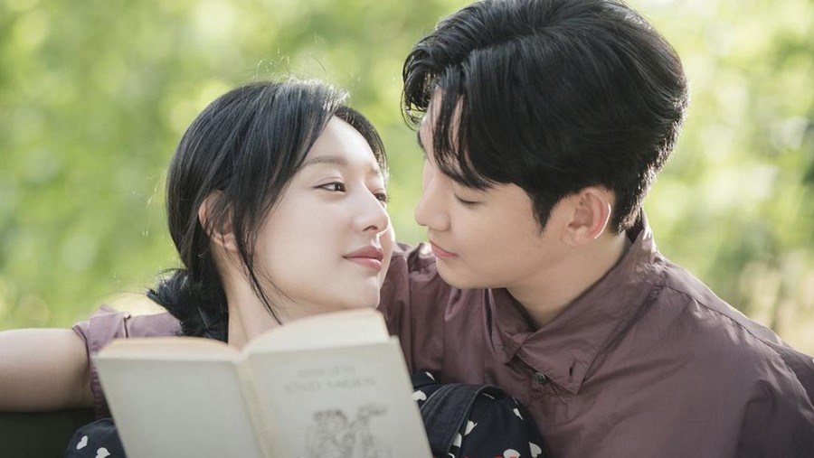 Momen Kim Soo Hyun dan Kim Ji Won bulan madu di drama Korea Queen of Tears
