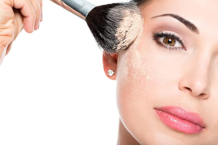 Rekomendasi Bedak Tabur di Bawah Rp 150.000/ foto: www.freepik.com