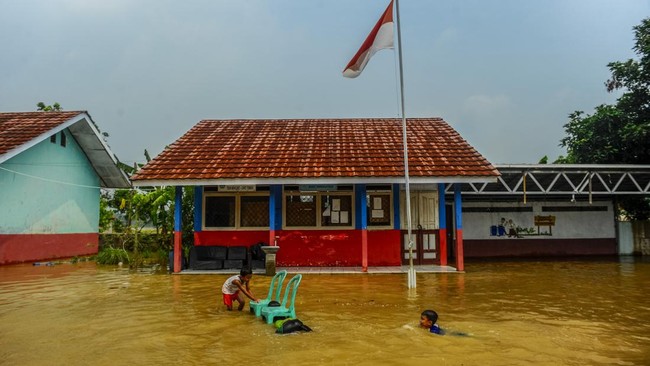 Banjir dan longsor di Kabupaten Lebak, Banten, merusak 146 rumah dan menyebabkan satu warga meninggal dunia.