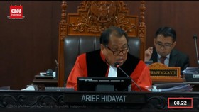 VIDEO: Hakim MK Marah 2 Komisioner KPU Absen: Ini Persoalan Serius!