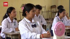 VIDEO: Sekolah di Kamboja Pulang Lebih Cepat Imbas Panas Brutal