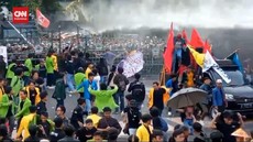 VIDEO: Aksi May Day di Semarang Ricuh, Polisi Tembakkan Water Cannon