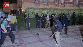 VIDEO: Detik-detik Demo Bela Palestina di Kampus UCLA Berakhir Bentrok