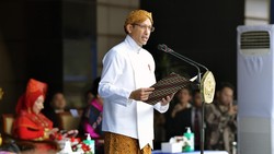 img-title Intip Koleksi Mobil Nadiem Makarim, Mantan Mendikbud dengan Gaya Simpel nan Mewah!