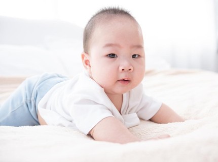 Tummy Time untuk Bayi Usia 0-7 Bulan, Ini Manfaat hingga Cara Melakukannya