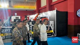 Jokowi Bicara Peluang Besar Motor Listrik di Indonesia