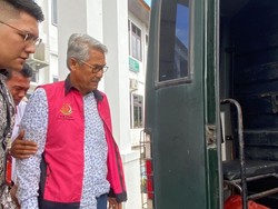 Korupsi Hotel di Kuansing, Eks Bupati Sukarmis Dituntut di Atas 13 Tahun Bui