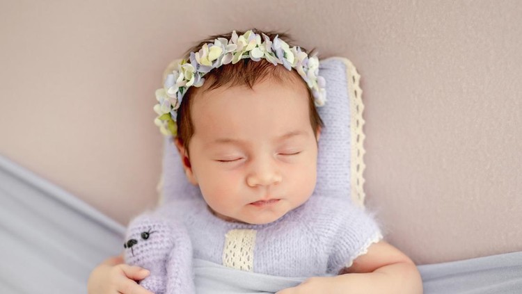 Nama bayi perempuan Nama bayi perempuan