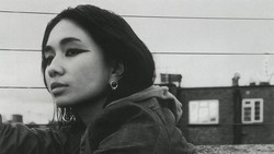 Lirik Lagu dan Terjemahan Tsunami - NIKI