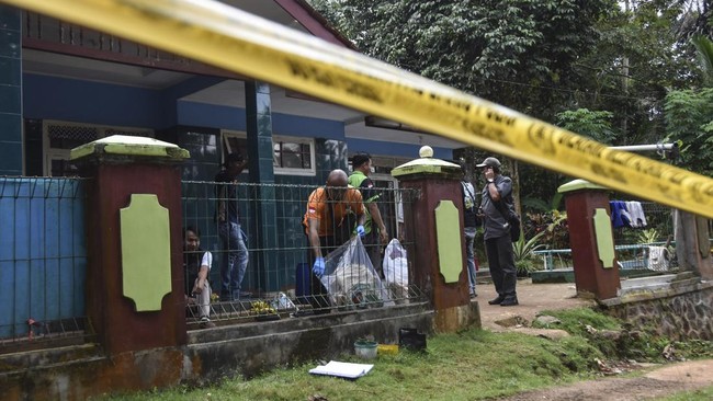 Kabid Humas Polda Jawa Barat Kombes Jules Abraham Abast menyebut aksi pembunuhan dan mutilasi ini terjadi Jumat (3/5) pagi sekitar pukul 07.30 WIB.