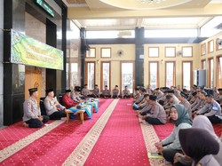 Tingkatkan Keimanan Personel, Polres Blitar Kota Gelar Pembinaan Rohani