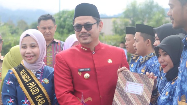 Bupati Kolaka Timur Sulawesi Tenggara, Abd Azis menegaskan komitmennya untuk memastikan seluruh masyarakat Koltim mendapatkan pelayanan kesehatan secara gratis.