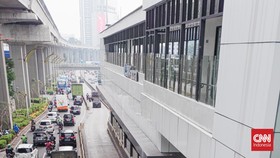 Transjakarta Alihkan Empat Rute Imbas Demo di Patung Kuda
